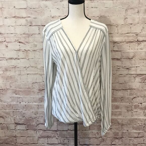 Max Studio blouse   - Picture 1 of 3
